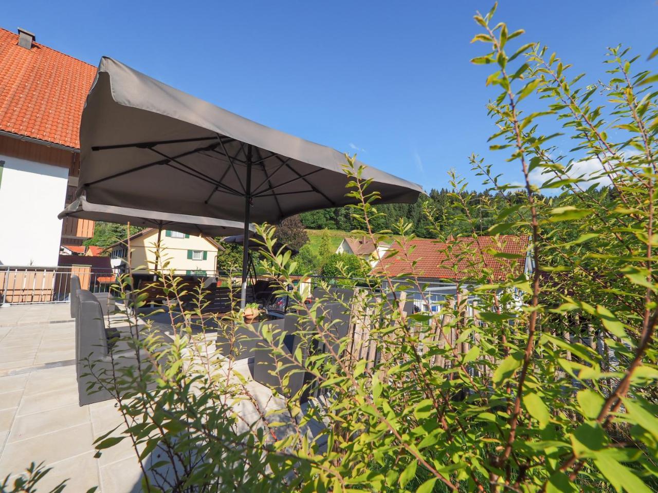 Landgasthof Zum Schwarzen Grat Isny im Allgau Bagian luar foto