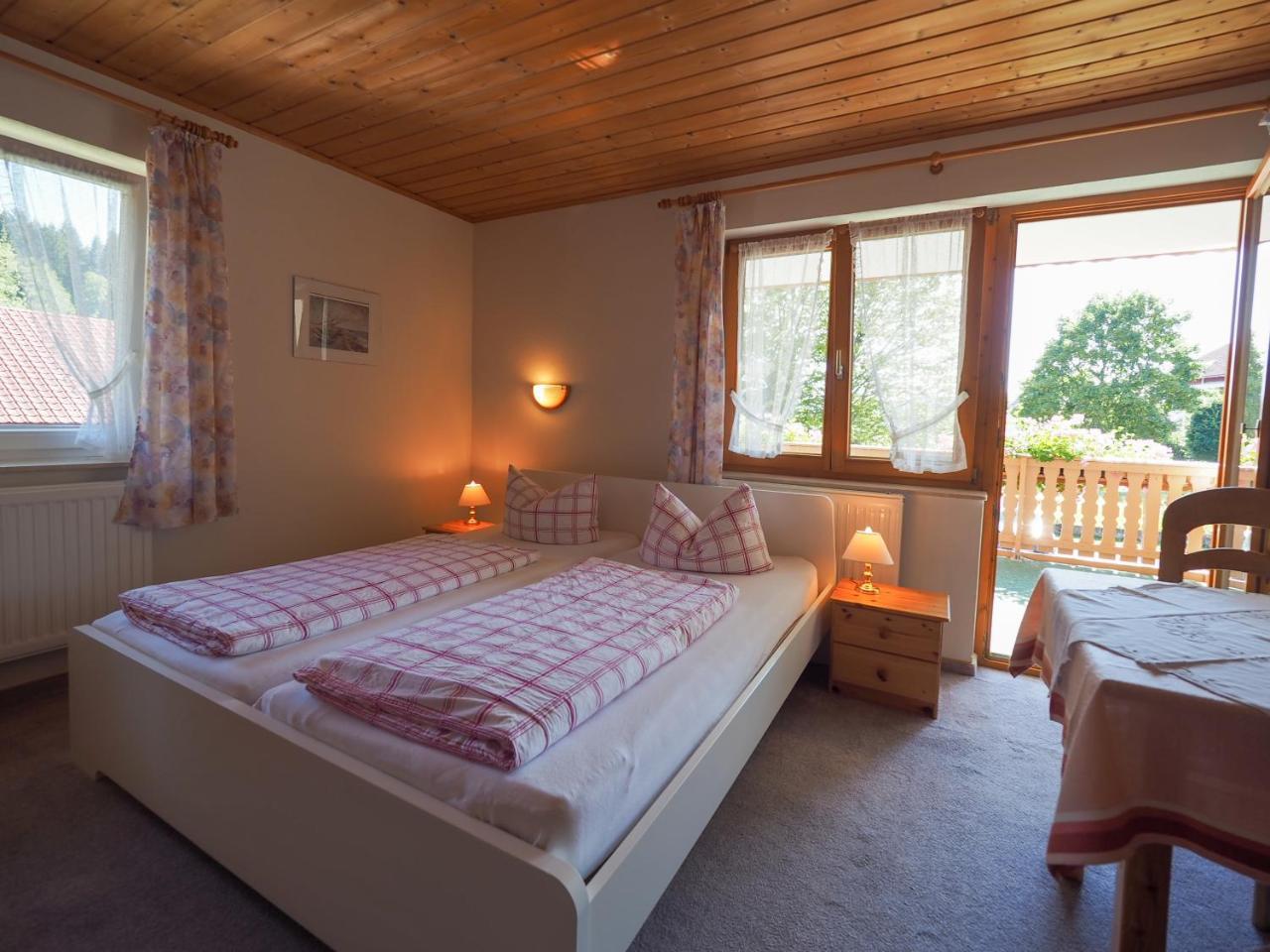 Landgasthof Zum Schwarzen Grat Isny im Allgau Bagian luar foto