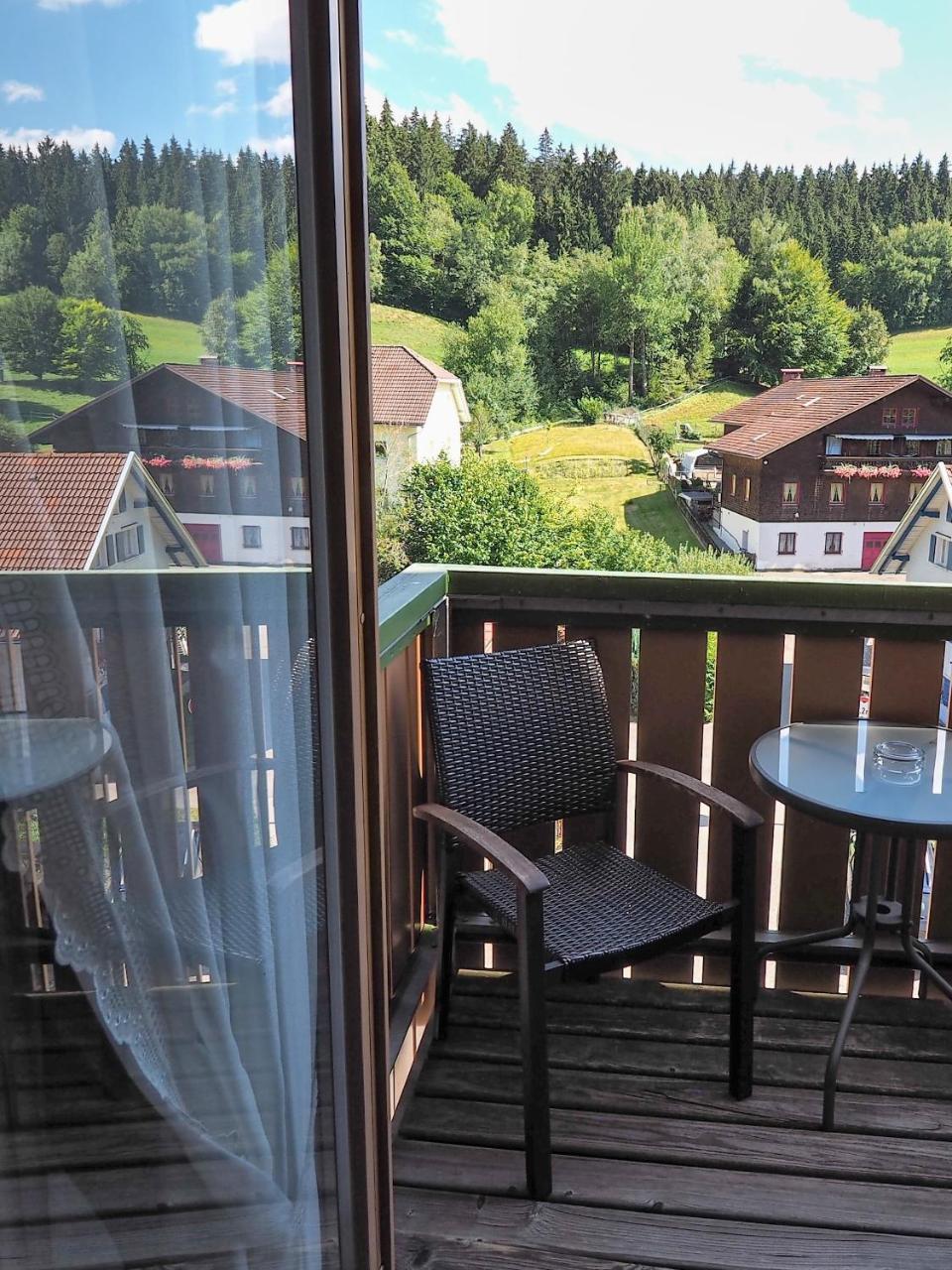Landgasthof Zum Schwarzen Grat Isny im Allgau Bagian luar foto