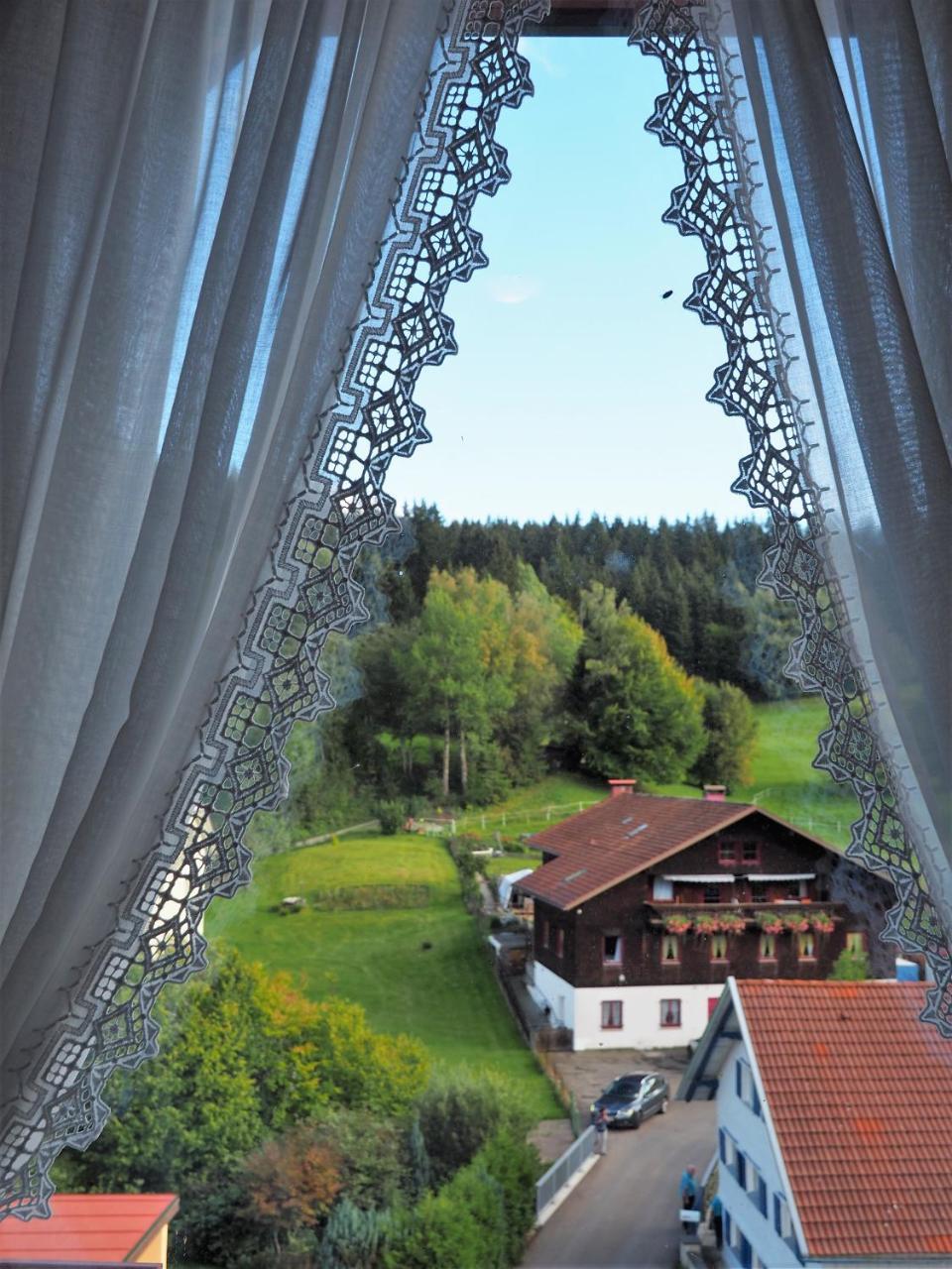 Landgasthof Zum Schwarzen Grat Isny im Allgau Bagian luar foto